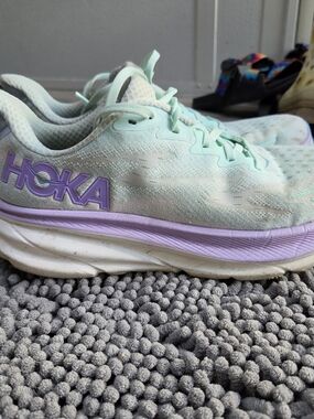 Hoka Clifton 9